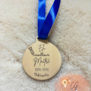 médaille en bois